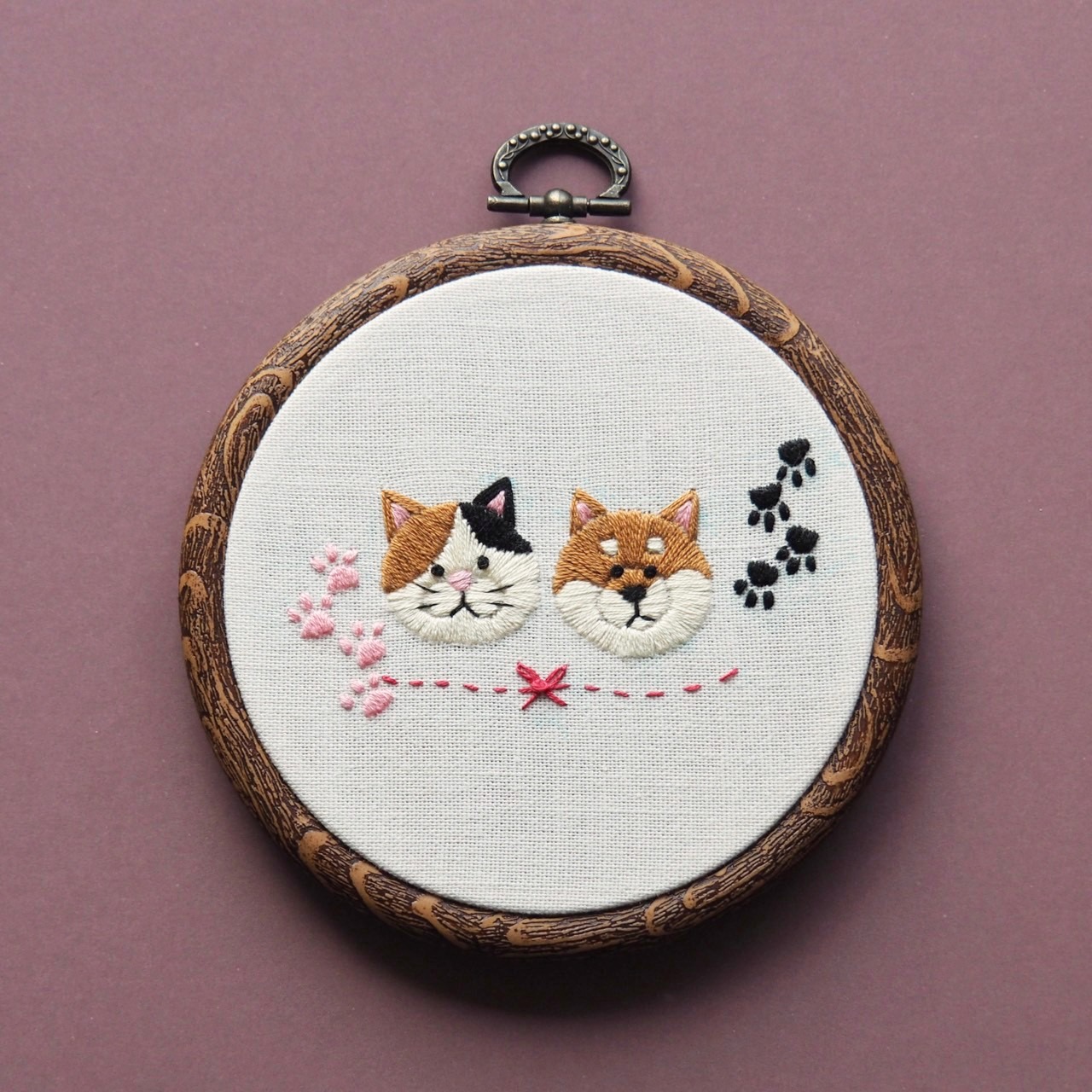 CLASS101+ | Let's start warm and cute embroidery! A fun embroidery ...