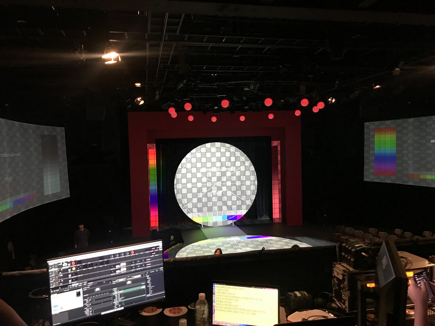 클래스101 누구나 할 수 있다! Visual Jockey가 알려주는 프로젝션 맵핑과 무대영상 아쏘드